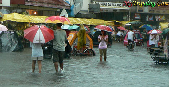 flood after typhoon in manila,flood,manila,typhoon,philippines