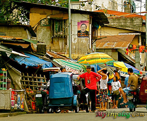 strolling manila streets,manila streets,philippines,filipino people