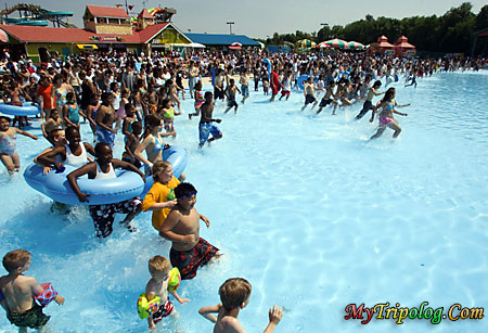 people running in swimming pool after the break,six flags america,amusement park