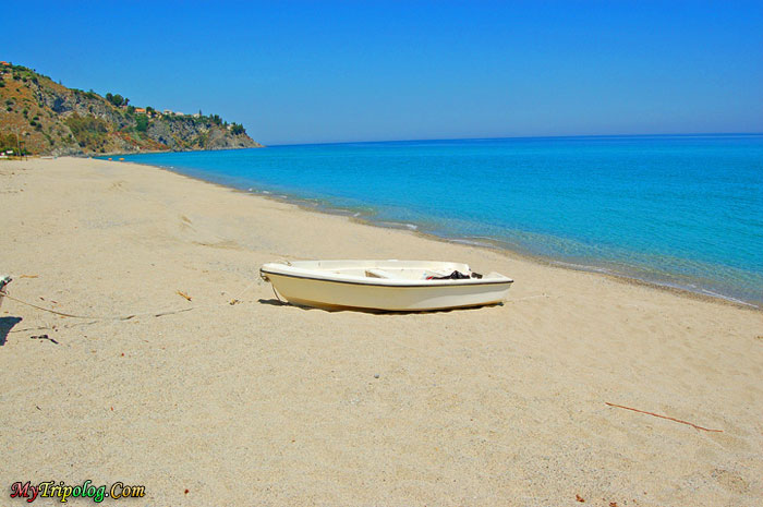 Italy,beach and boat,beach,boat,sands,landscape