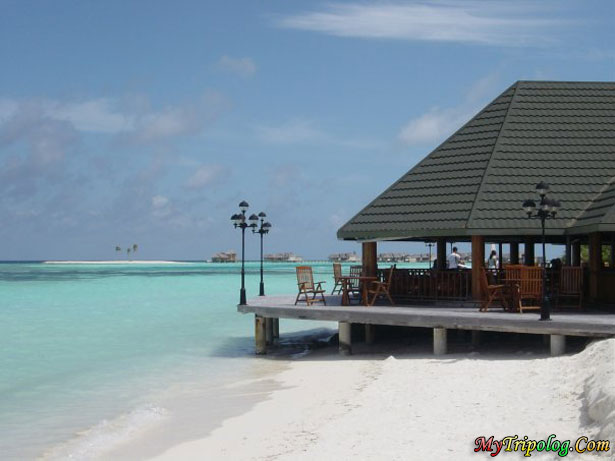 maldives,beach,accomodation on beach,house on beach,sands,