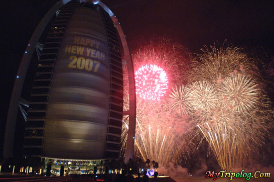 new year in dubai,new year celebration,dubai,burj al arab,fireworks,dubai hotels