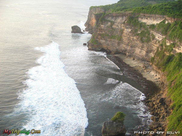 uluwatu bali indonesia,bali,indonesia,cliff,sea,uluwati,photo by Elvi