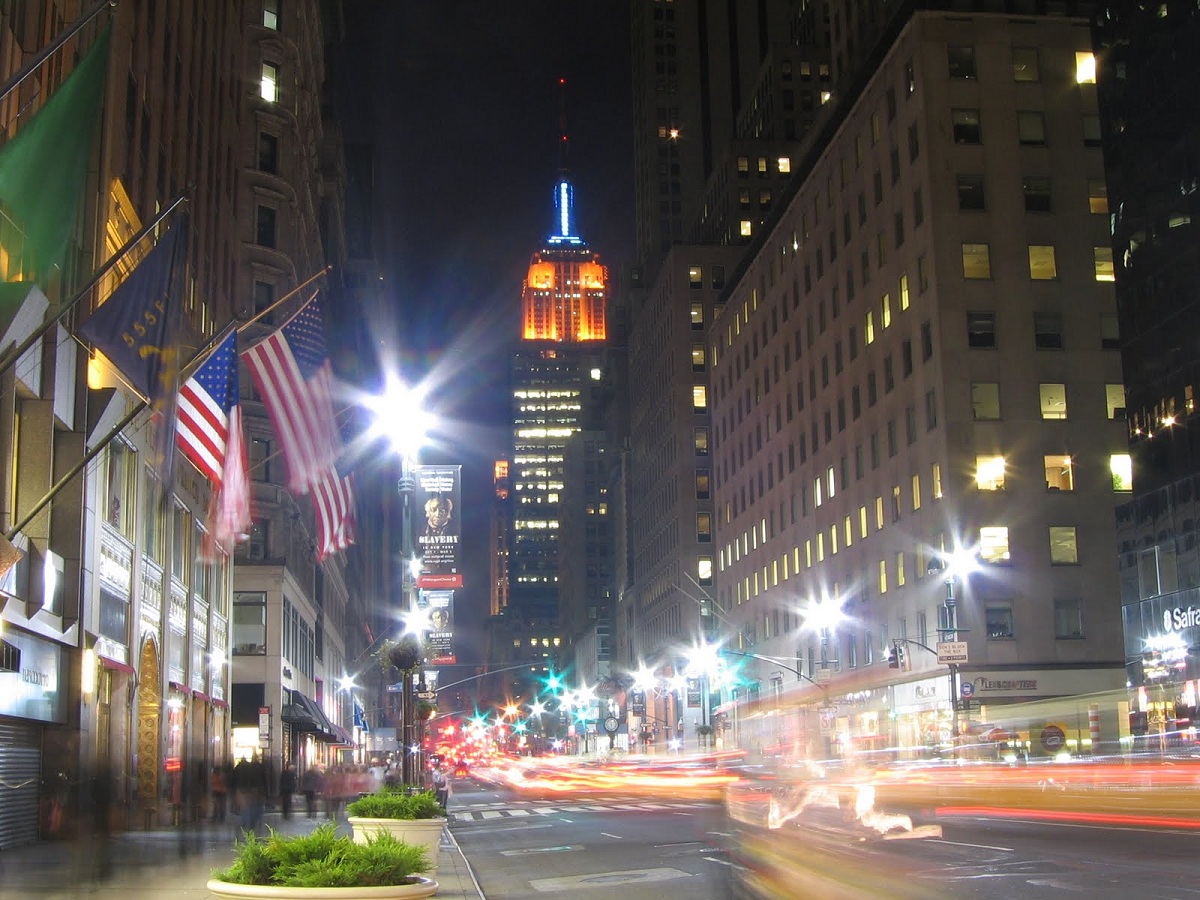 New York 5th Avenue At Night