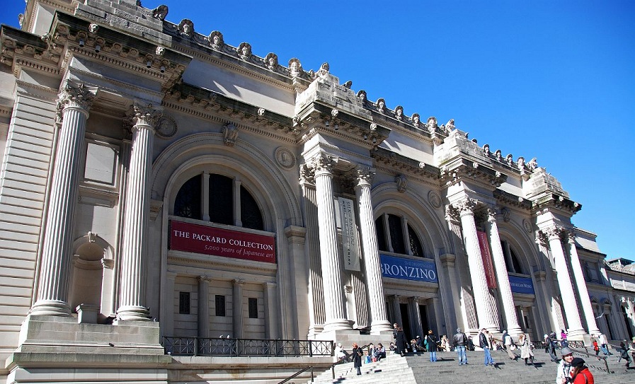 Outside Metropolitan Museum of Art New York