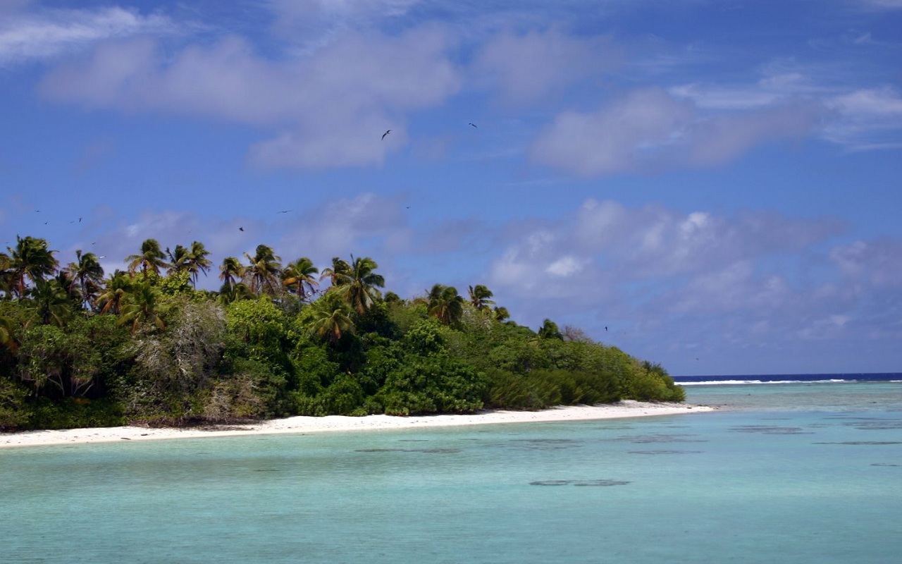 best polynesian islands, Cook Island crystal clear water