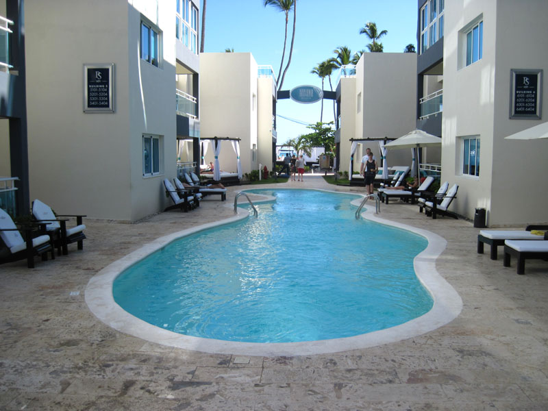 punta cana suite hotel swimming pool