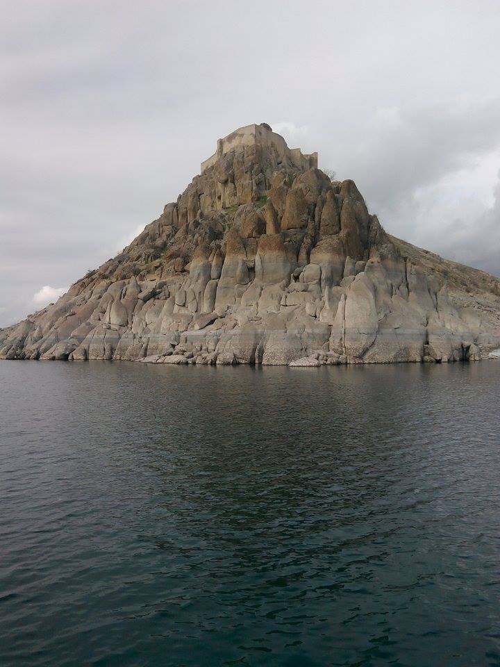 pertek kalesi castle elazig tunceli